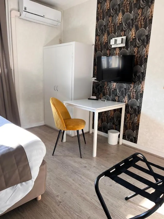 Hotel Alpes Cevennes Guilherand-Granges Francia